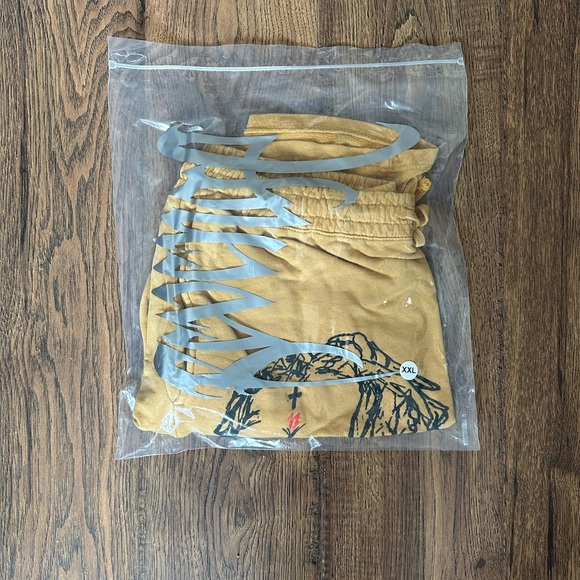 New Revenge x Trippie Redd Bart Short Yellow - XLarge - Picture 2 of 8